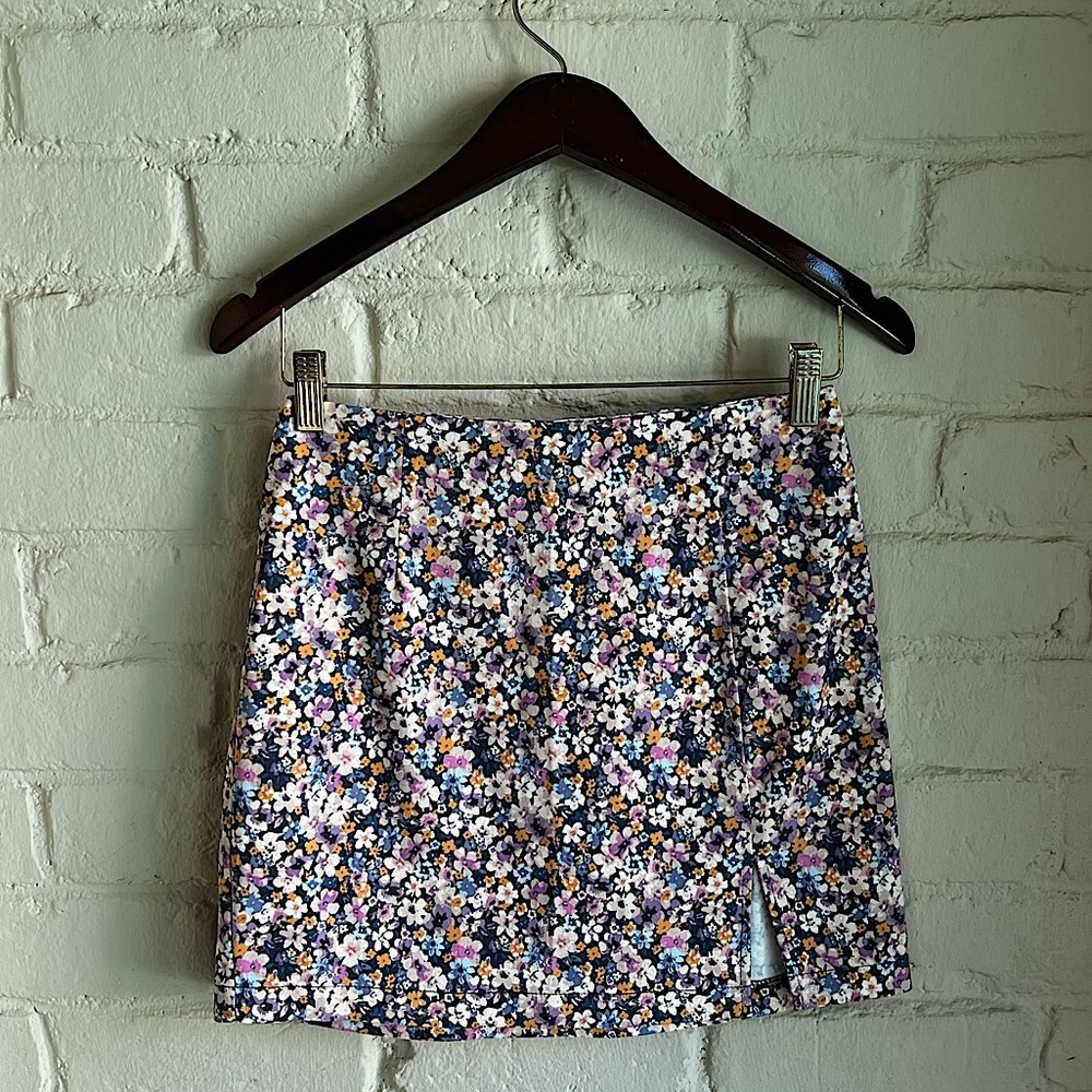 Wild Fable 4 blue pink orange multicolor boho floral pattern mini skirt